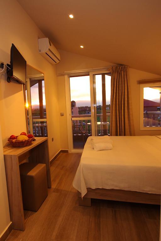 John & Eve Hotel Paralía Dış mekan fotoğraf