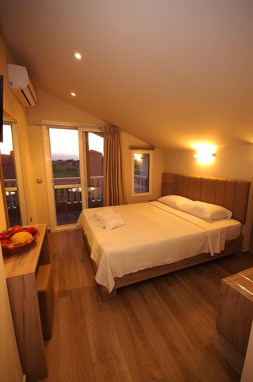 John & Eve Hotel Paralía Dış mekan fotoğraf