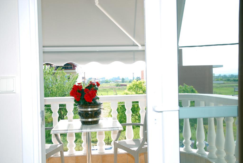 John & Eve Hotel Paralía Dış mekan fotoğraf