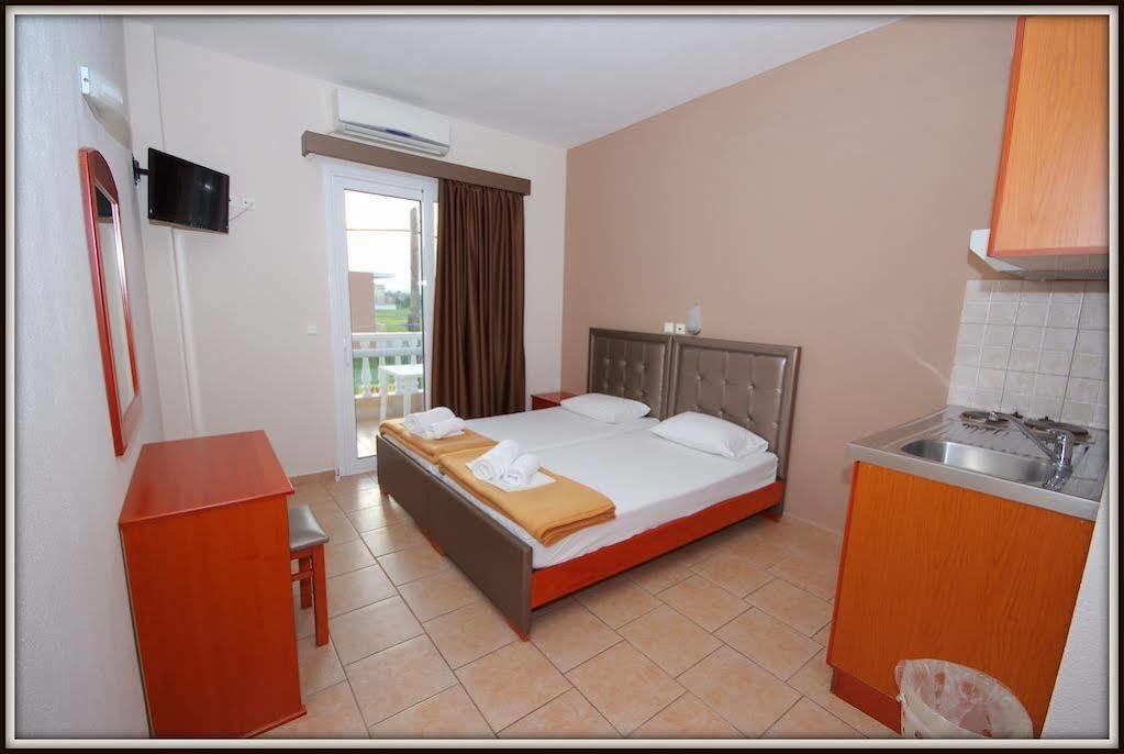 John & Eve Hotel Paralía Dış mekan fotoğraf