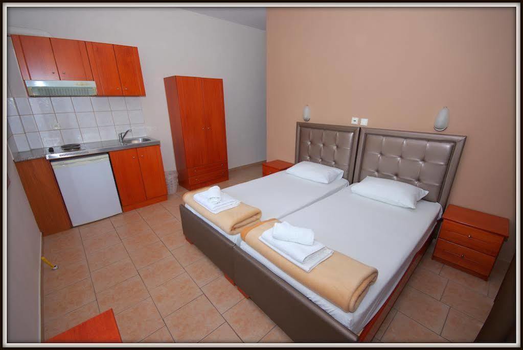 John & Eve Hotel Paralía Dış mekan fotoğraf